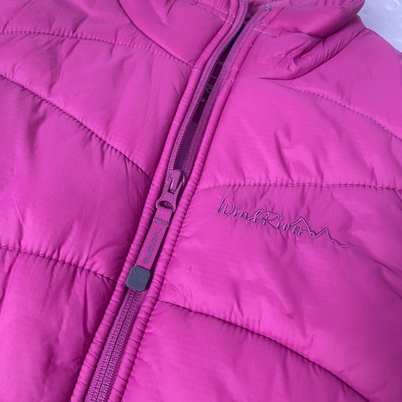 WindRiver Puffer Vest (Medium) - Picture 6 of 10